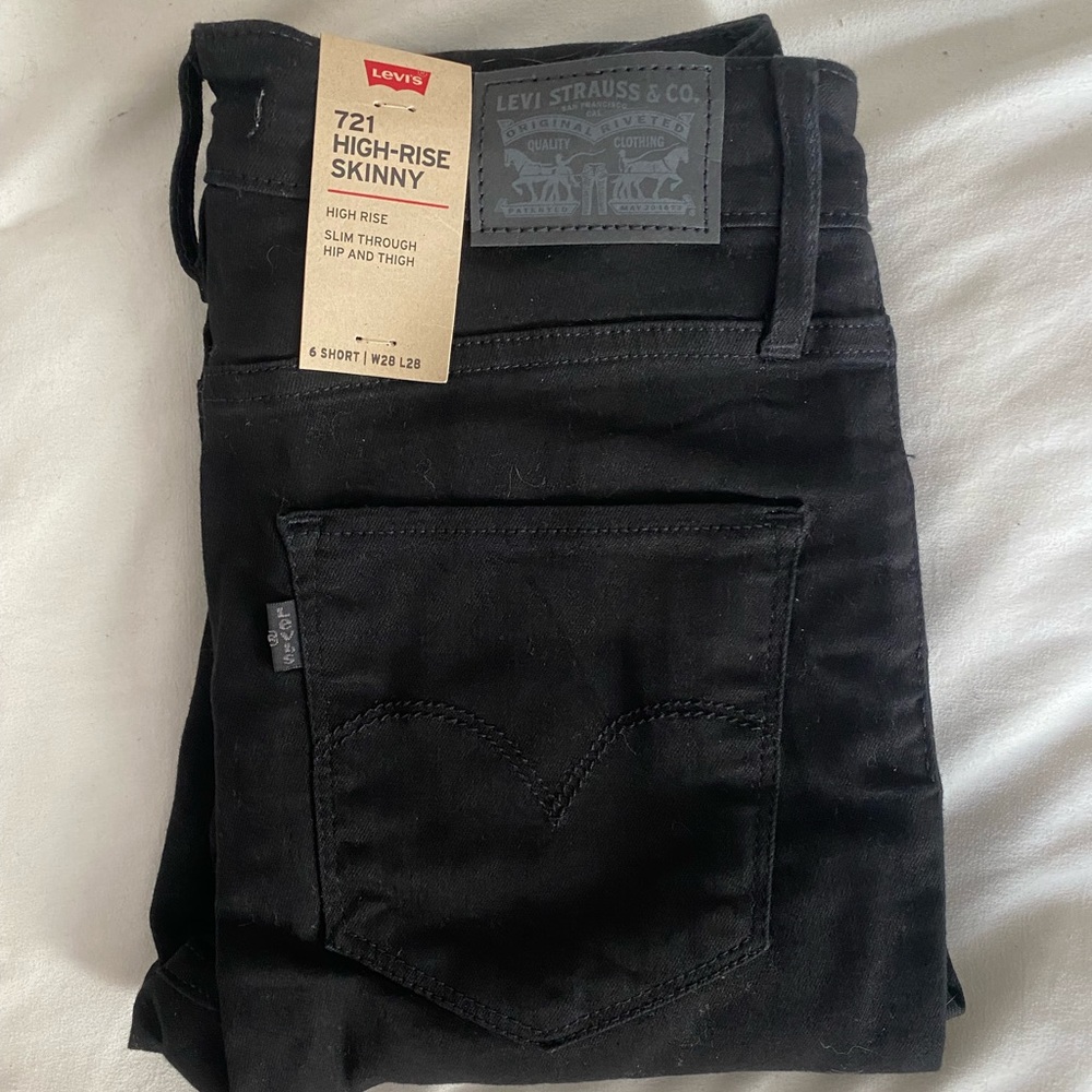 Levi’s 721 High-rise Skinny Black Jeans NWT